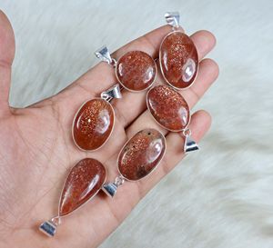 Venta al por mayor Sunstone Gemstone Bisel Colgante Joyería natural de calidad superior para venta al por mayor y al por menor - Product Image 1