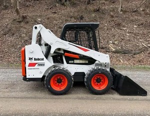 Chargeuse compacte Bobcat S530 abordable, chargeuse frontale, mini-chargeuse pour la construction, l'agriculture et la manutention de matériaux - Product Image 5