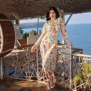 Vestido casual de longitud MIDI estirable acampanado para mujer - Product Image 1