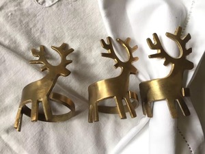 Rond de serviette en or de renne de charme Décor de table de fête parfait pour les fêtes de mariage de Noël et le cadre de repas de vacances élégant - Product Image 5