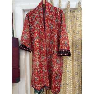 Chaqueta Kantha Floral Roja Vintage para Mujer, Estilo Universitario Reversible con Logotipo Personalizado, Blazer Corto Talla XL, para Primavera y Otoño - Product Image 1