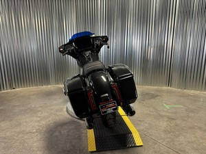 NUEVA Harley-Davidson Street Glide Midnight Ember 2026 con Detalles Cromados, Motocicleta de Turismo - Product Image 2