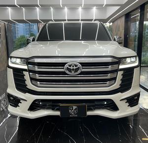 Venta de SUV VX 3.3L V6 Gasolina 2022, Usado, Volante a la Derecha/Izquierda, Interior de Cuero, Automático, Interior Oscuro - Product Image 1