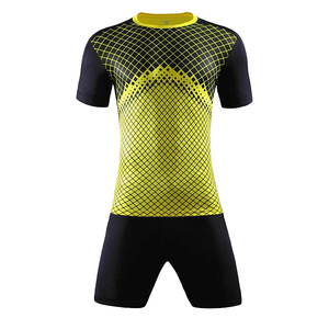 Tenues de football numériques OEM de haute qualité, impression personnalisée du logo, 100 % polyester, séchage rapide, nouveau style en ensemble - Product Image 2