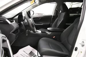 H&S USED 2024 TOYOTAS RAV4 LE 2.5L 4-CYLINDRES VOITURE D'OCCASION PROPRE - Product Image 3