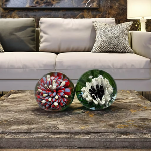 Marbres de verre de couleur solide de 30mm avec des tailles assorties incrustées de conception de fleurs à des fins décoratives - Product Image 1