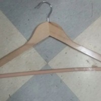 Rangement et organisation de la maison, cintre en bois martelé pour tous les besoins de la maison, disponible à la vente en Inde