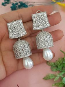 ชุดต่างหูมุกบาโรกสุดหรูสำหรับผู้หญิง ชุบเงิน เครื่องประดับทันสมัยสำหรับงานแต่งงานและโอกาสเป็นของขวัญ - Product Image 2