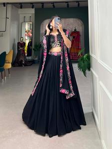 El último diseñador Georgette Lehenga Choli por Fab Zone Ropa india y pakistaní con trabajo de bordado de secuencia de hilo - Product Image 5