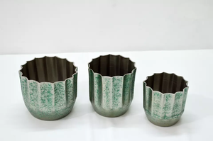 พรีเมี่ยมตอกพื้นผิวสีเขียวโบราณสีชุบนิกเกิลอลูมิเนียมแจกันดอกไม้ Luxuries แจกันสไตล์สําหรับหรูหราบ้านและงานแต่งงาน - Product Image 4