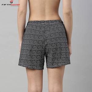 Venta al por mayor ropa deportiva sublimación pantalones cortos mujeres alta cintura gimnasio Yoga 100% poliéster pantalones cortos mujeres transpirable entrenamiento pantalones cortos mujeres - Product Image 3