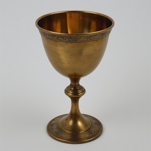 Copa de vino decorativa de iglesia dorada con intrincado grabado cruzado hecho a mano detalle artesanal perfecto para ceremonias sagradas - Product Image 2