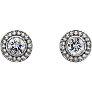 Pendientes de Diamante Redondo con Diseño de Halo de Perlas de Platino (Natural) - Product Image 2