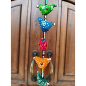 Décoration murale bohème en coton faite à la main, multicolore, 20 oiseaux avec clochette, design Tota, style indien - Product Image 3