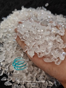Éclats de cristal de quartz naturel clair, pierres précieuses brutes irrégulières, gravier décoratif, éclats de pierre, vente en gros, approvisionnement en vrac - Product Image 3