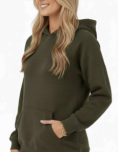 เสื้อฮู้ดดี้ผู้หญิงทรงโอเวอร์ไซส์ ผ้ากำมะหยี่นุ่ม สวมใส่สบาย ทรงหลวม สไตล์ลำลอง เหมาะสำหรับฤดูหนาว  ใส่เที่ยวเล่น  มีโลโก้ด้านหน้า - Product Image 2