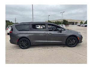 2022 Chrysler Pacifica Limited S Apparence AWD Minivan/Van d'occasion - Product Image 2