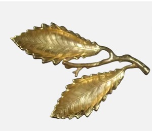 Bandeja de Servir y Plato para Postres de Aluminio Dorado de Primera Calidad con Forma de Hoja Art Deco para Decoración del Hogar y Festividades - Product Image 3