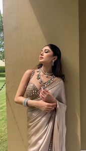 Magnifique saree de créateur avec fil et miroir et chemisier - Product Image 6