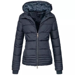 Chaqueta acolchada con capucha para mujer, abrigo de burbujas personalizado para invierno, 2022 - Product Image 4