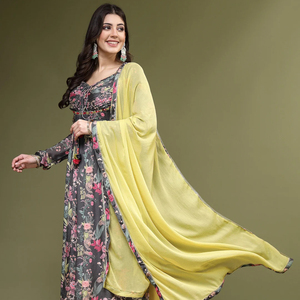 Ensemble Kurti tendance pour femme en Georgette, style bohème d'été, broderie miroir, coupe trapèze, lavable en machine, avec pantalon et dupatta - Product Image 1