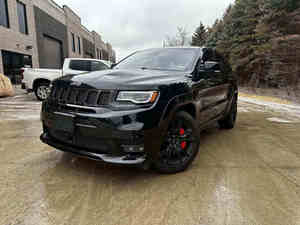 Jeep Grand Cherokee SRT SUV d'occasion en excellent état - Product Image 5