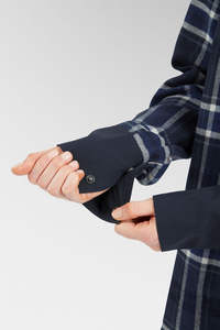 Venta al por mayor de alta calidad comodidad 100% algodón polar Vintage dibujos animados bordado Color liso media cremallera mujeres sudaderas con capucha - Product Image 5