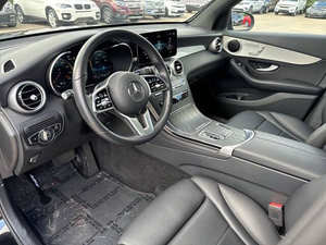 PERFECTAMENTE USADO 2022 Mer-cedes-Benz GLC - Product Image 2