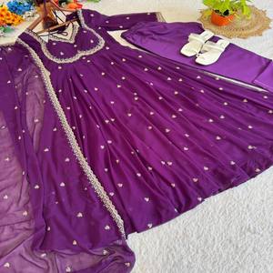 VASTRA COTTAGE - Vestido Largo Anarkali de Diseñador, Georgette Sintética con Bordado de Lentejuelas, Dupatta, Pantalón, Conjunto de Vestido Étnico para Fiesta - Product Image 6
