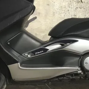 Kit Adesivi Personalizzati in Resina 3D Effetto Carbonio per Serbatoio Yamaha TMAX 500 2001-2007 - Product Image 1