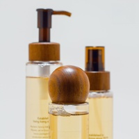 Botol Lotion Plastik PET Isi Ulang Mewah OEM 100ml 120ml dengan Pompa Bambu untuk Serum Perawatan Kulit, Botol Semprot Minyak Tubuh