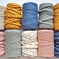 Met De Hand Geweven Mooie Kleurrijke Katoenen Touw Macrame Gebruikt Om Diy Ambachten En Geweven Manden Brokaat Stof Voor Tassen Te Creëren