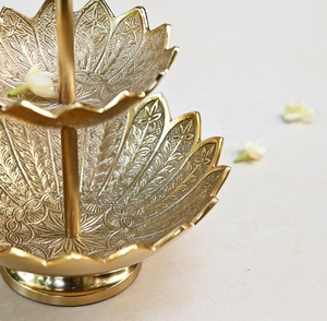Bol à fruits de conception moderne fait à la main en aluminium poli et en laiton, taille personnalisable pour la décoration de la maison, type de plat - Product Image 2