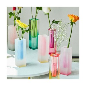 Juego de Jarrones Acrílicos Modernos Verticales Coloridos, Jarrón de Flores de Bloque de Vidrio Transparente para Decoración del Hogar, Exhibidor de Escritorio - Product Image 4