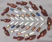 Commandes en gros personnalisées OEM PRESTIGE LAMES Professional Handmade Carbon Steel Skinner Knife Manche en bois Ambidextre