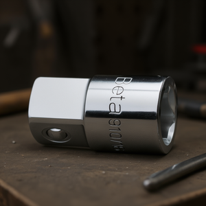 Llave Inglesa con Conexión Cuadrada Hembra de 3/8'' y Macho de 1/2'' Cromada - Product Image 3