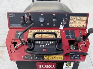 2021 Toro Dingo ไฮดรอลิกสำหรับเครื่องยนต์ดีเซลรถตักขนาดเล็ก TX427N ลื่นไถล - Product Image 2