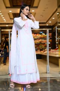 Robe Anarkali de style indien pakistanais pour femmes, tenue de soirée et de mariage, longueur genou, en coton, broderie à sequins, Salwar Kameez - Product Image 3