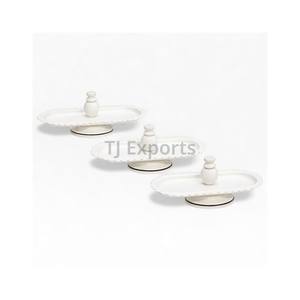 Support rectangulaire pour chocolat en métal martelé avec présentoir à deux niveaux et base sur pied pour présentation de buffet Unique - Product Image 1