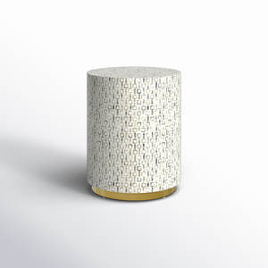 Mesa Auxiliar Moderna Ecológica con Base de Metal Dorado y Diseño de Mosaico de Mimbre Tejido Natural M.R. ARTESANÍAS para la Sala de Estar - Product Image 1