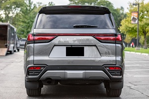 Lexus LX 600 2023 Gasolina, Bajo Kilometraje - Product Image 3