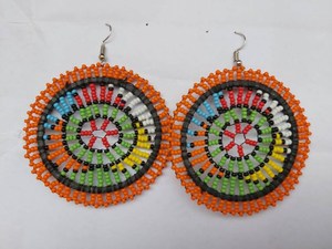 Artesanías de Bordado, Pendientes Bordados a Mano con Cuentas y Lentejuelas Hechos a Medida para Tiendas de Accesorios de Moda para Reventa - Product Image 3