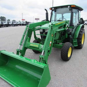 John Deere 5055E d'occasion, modèle 2022 - Product Image 2