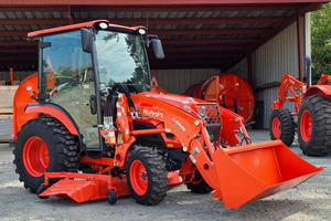 Tractor Kubota M4D de 73 CV de Calidad Premium, Compre Hoy, Entrega Rápida, Construido para Durar, Trabajo Pesado Hecho Fácil - Product Image 2