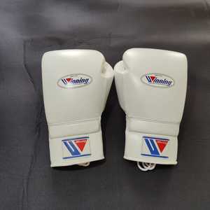 Guantes de boxeo ganadores blancos personalizados, novedad de 2025, guantes de boxeo personalizados profesionales, engranajes de lucha, diseño personalizado y boxeo con logotipo - Product Image 3