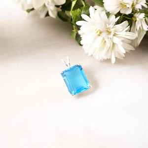 Pendentif classique pour femme en argent sterling 925 avec pierre précieuse topaze bleue, coupe rectangulaire, certifié IGI, cadeau de naissance de décembre - Product Image 5