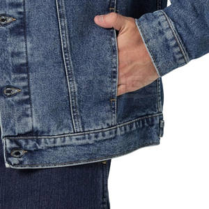 Chaqueta de Invierno Ligera y Ecológica de Lona Vaquera con Logotipo Frontal, Construcción Duradera, Estilo Elegante y Alta Calidad - Product Image 4