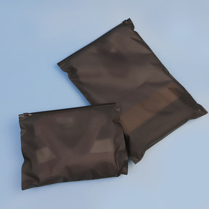 サンフ マットブラック CPE プラスチック フロスト加工 ジップロックバッグ 衣類包装 水着 下着 衣類収納 ジッパー付きポリ袋 - Product Image 1