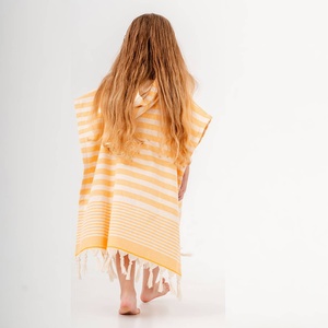 Poncho de bain à capuche pour enfants Andalusia, rayures moutarde, 2-5 ans - Product Image 2