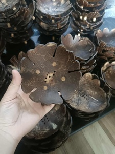 Porte-savon en coque de noix de coco durable, fabriqué à la main pour les maisons naturelles, idéal pour garder le savon au sec tout en ajoutant un charme rustique - Product Image 4